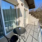 The Waterfall - Free Parking