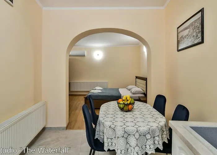 The Waterfall - Free Parking Apartment