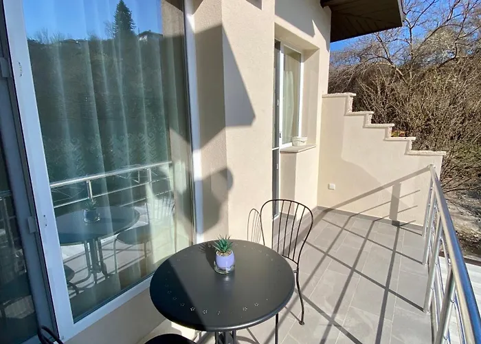 The Waterfall - Free Parking